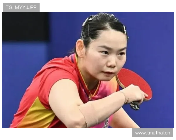 何卓佳每天喝的水都是定制款，这谁顶得住啊