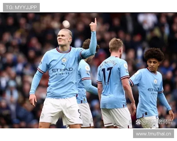 苏亚雷斯与哈兰德：全能中锋和终结机器的时代差异解析